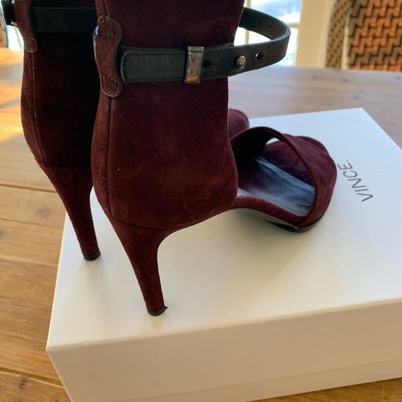Beautiful suede heels by Vince!! - Picture 3 of 6